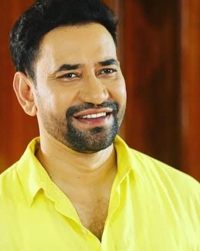 Dinesh Lal Yadav &ldquo;Nirahua&rdquo;